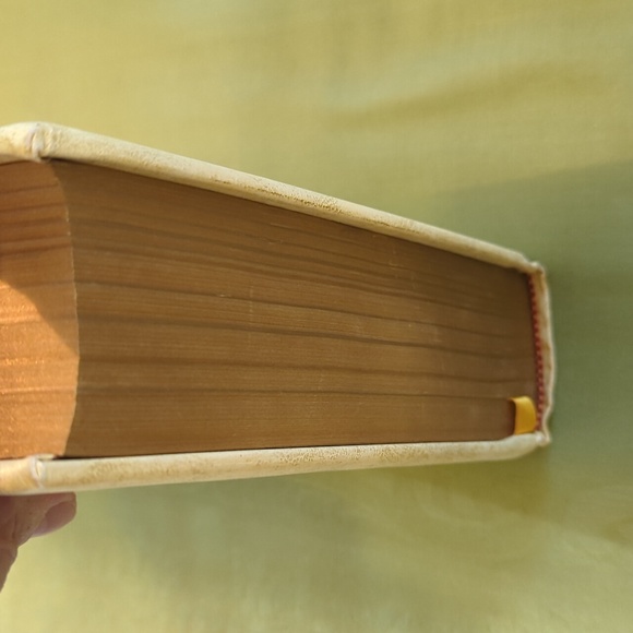 Large Vintage Holy Bible - Picture 8 of 16